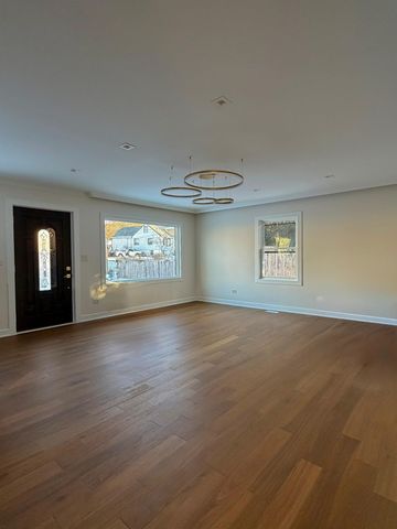 830 Deerfield Road, Highland Park, IL 60035