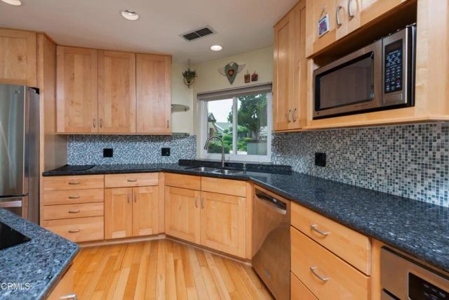 9501 Greenhaven Court, Bakersfield, CA 93311