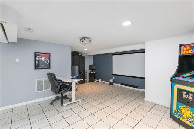 325 E Haverhill St, Lawrence, MA 01841