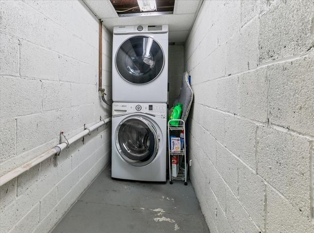 325 E Haverhill St, Lawrence, MA 01841