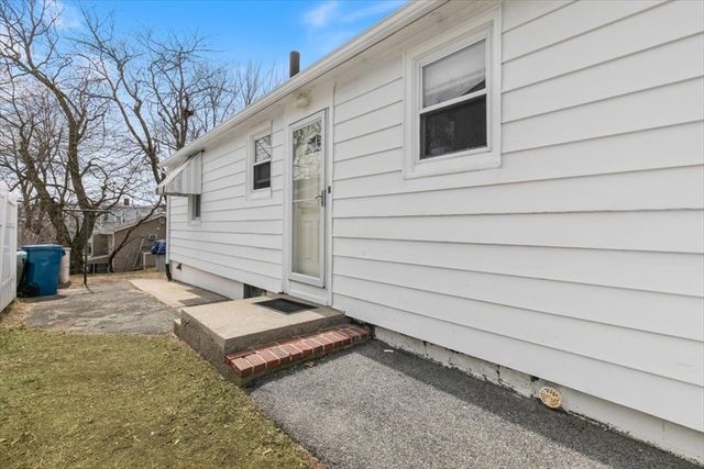 325 E Haverhill St, Lawrence, MA 01841