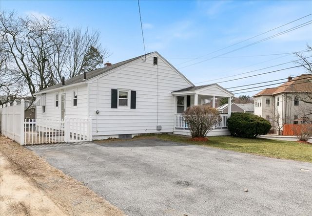 325 E Haverhill St, Lawrence, MA 01841