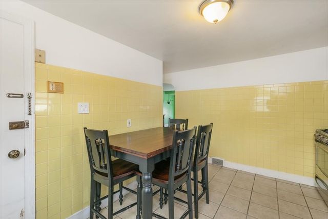 325 E Haverhill St, Lawrence, MA 01841