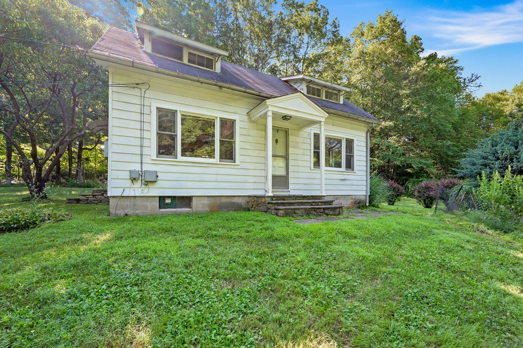 61 Christian Street, Washington, CT 06777