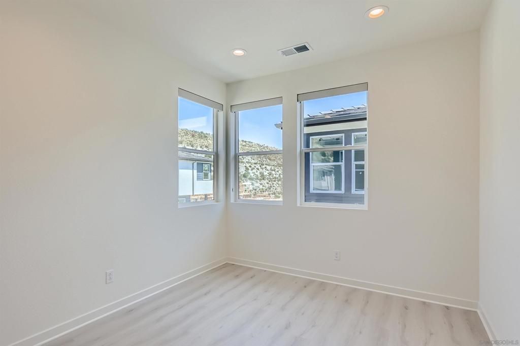 Image 11 of property listing at 3051 Marquee Way, San Diego, CA 92108