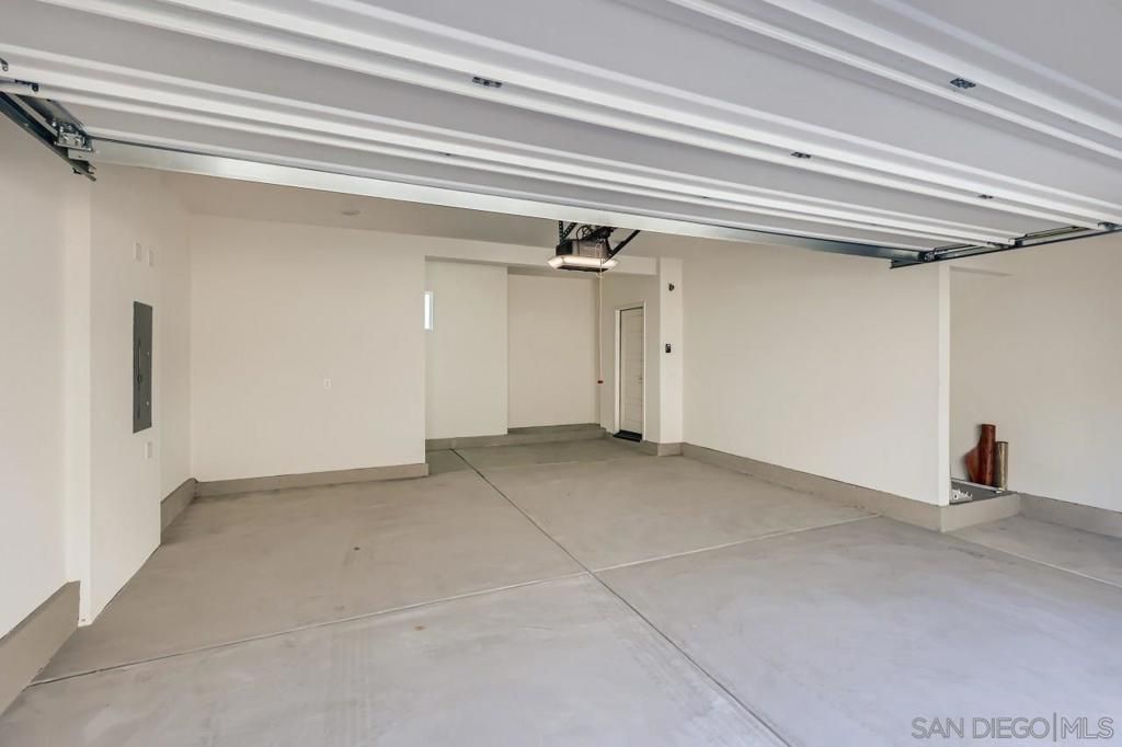 Image 17 of property listing at 3051 Marquee Way, San Diego, CA 92108