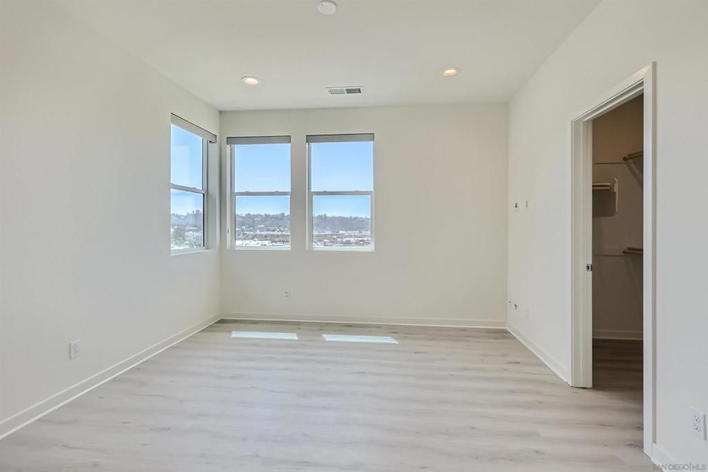 Image 8 of property listing at 3051 Marquee Way, San Diego, CA 92108
