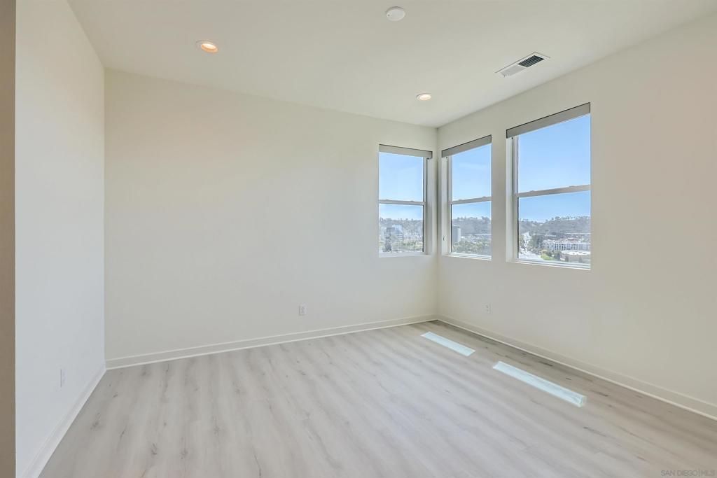 Image 9 of property listing at 3051 Marquee Way, San Diego, CA 92108