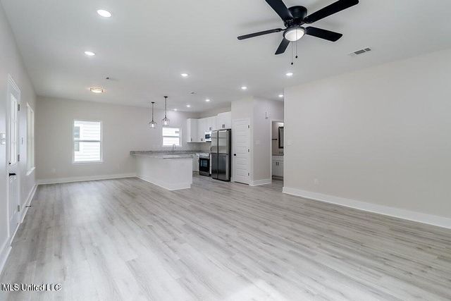 13498 Dee Avenue, Gulfport, MS 39503