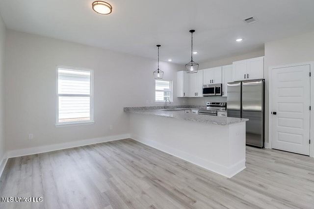 13498 Dee Avenue, Gulfport, MS 39503