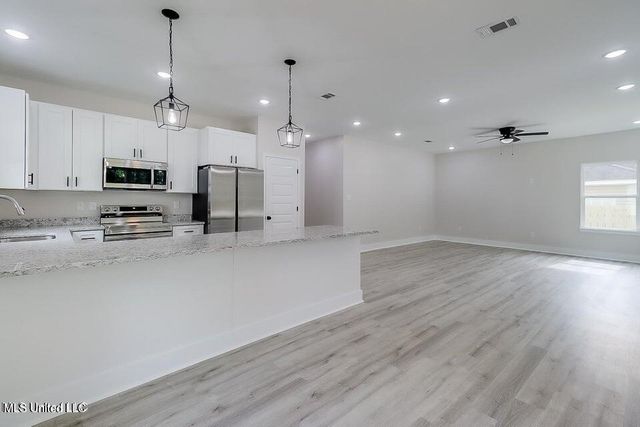 13498 Dee Avenue, Gulfport, MS 39503