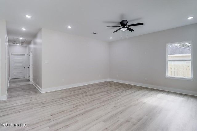 13498 Dee Avenue, Gulfport, MS 39503