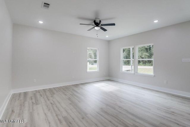 13498 Dee Avenue, Gulfport, MS 39503