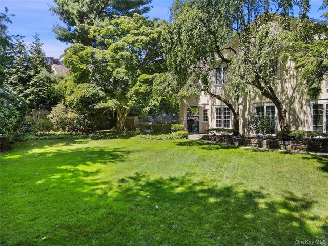 49 Moore Road, Bronxville, NY 10708