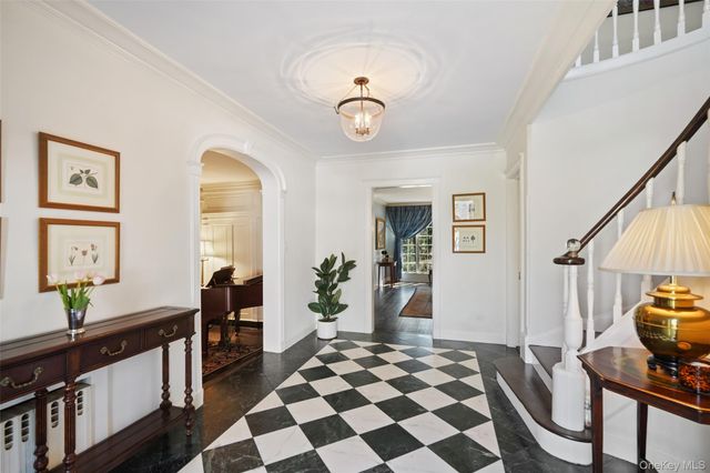 49 Moore Road, Bronxville, NY 10708