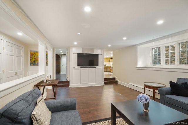 49 Moore Road, Bronxville, NY 10708