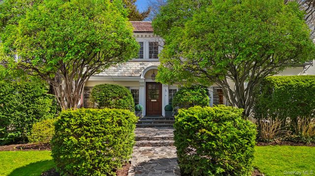 49 Moore Road, Bronxville, NY 10708