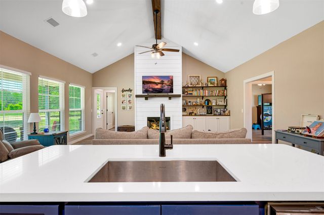 341 Private Road 44005, Blossom, TX 75416