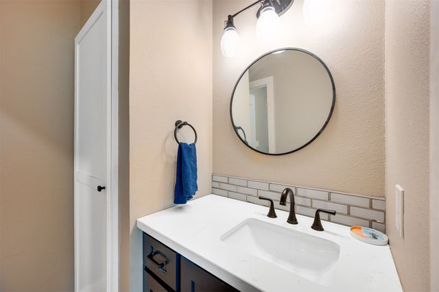 341 Private Road 44005, Blossom, TX 75416