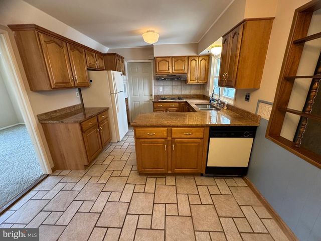 55 TWEED RD, Levittown, PA 19056