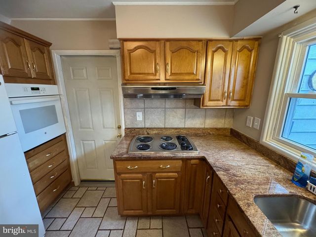 55 TWEED RD, Levittown, PA 19056