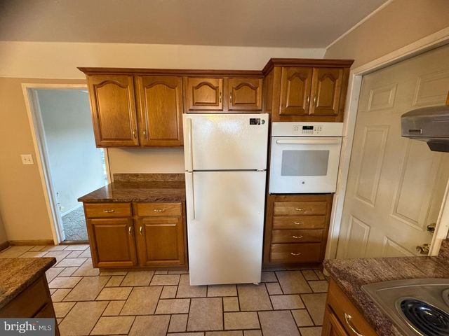 55 TWEED RD, Levittown, PA 19056