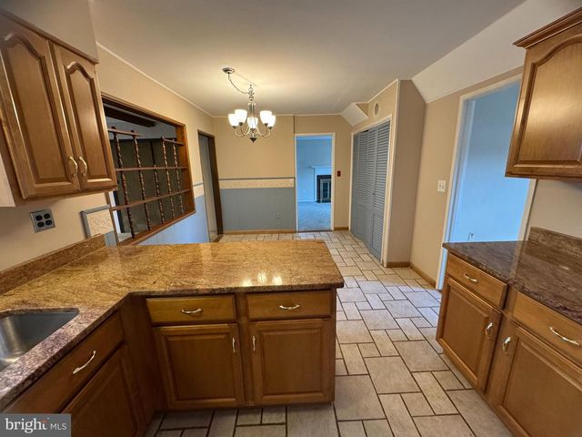 55 TWEED RD, Levittown, PA 19056