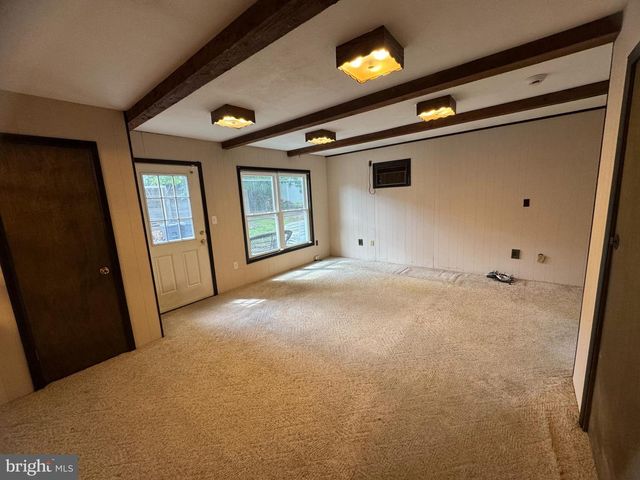 55 TWEED RD, Levittown, PA 19056