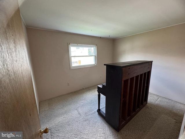 55 TWEED RD, Levittown, PA 19056