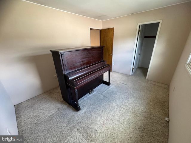 55 TWEED RD, Levittown, PA 19056