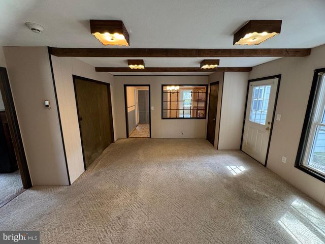55 TWEED RD, Levittown, PA 19056