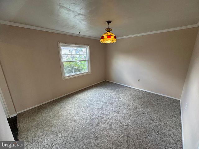 55 TWEED RD, Levittown, PA 19056