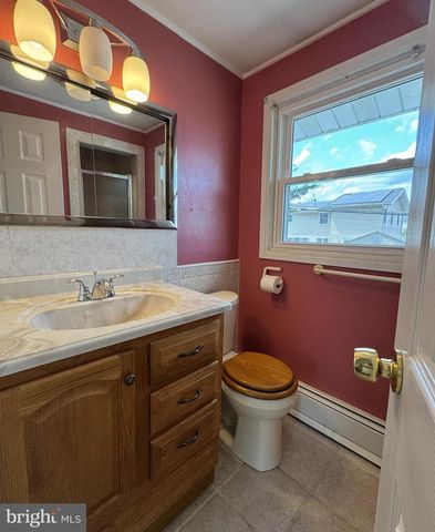 55 TWEED RD, Levittown, PA 19056