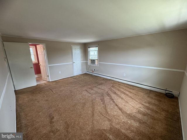 55 TWEED RD, Levittown, PA 19056