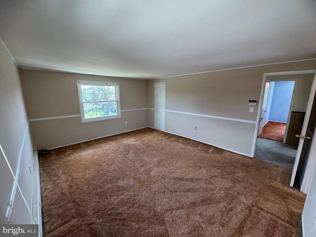 55 TWEED RD, Levittown, PA 19056