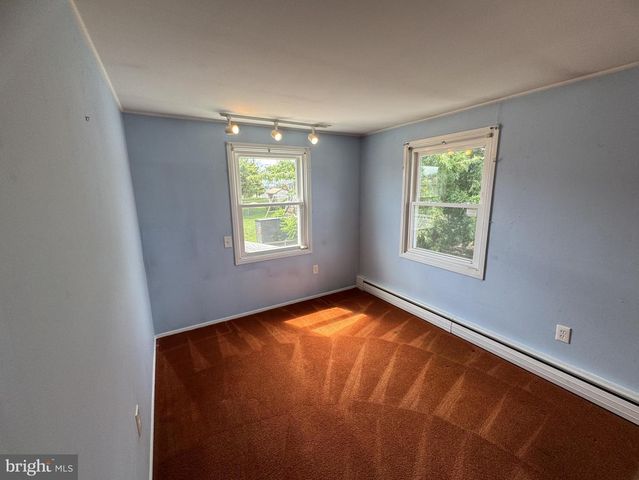 55 TWEED RD, Levittown, PA 19056