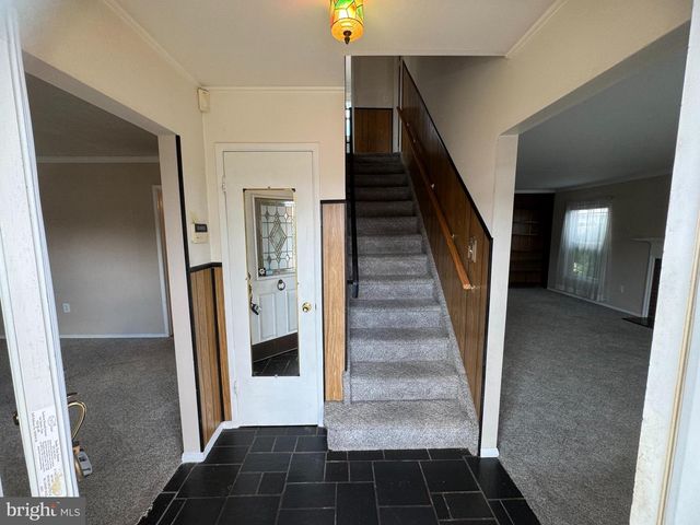 55 TWEED RD, Levittown, PA 19056