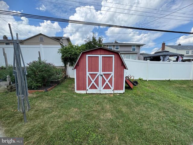 55 TWEED RD, Levittown, PA 19056
