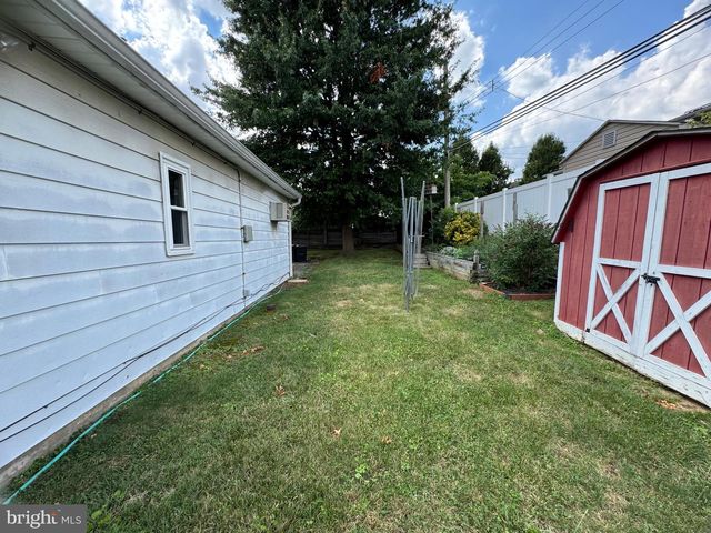 55 TWEED RD, Levittown, PA 19056