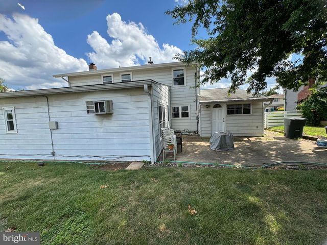 55 TWEED RD, Levittown, PA 19056