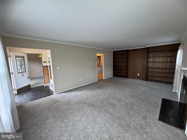 55 TWEED RD, Levittown, PA 19056