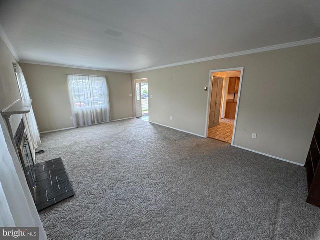 55 TWEED RD, Levittown, PA 19056