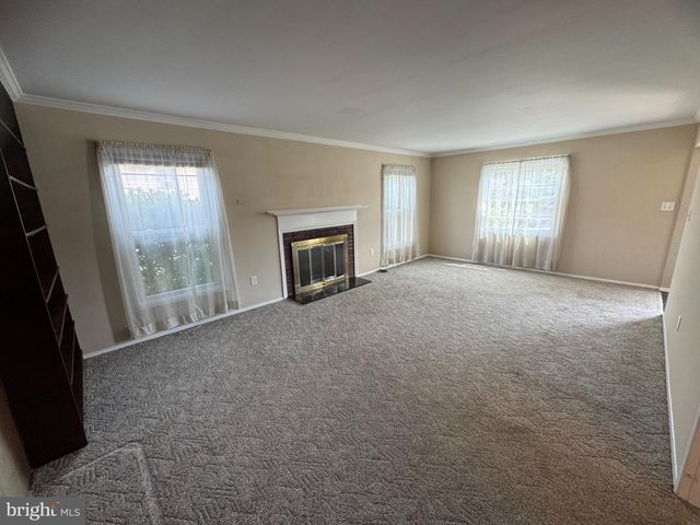 55 TWEED RD, Levittown, PA 19056