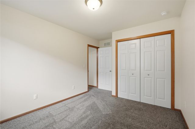 1009 Twilight Drive, North Liberty, IA 52317