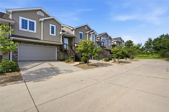 1009 Twilight Drive, North Liberty, IA 52317