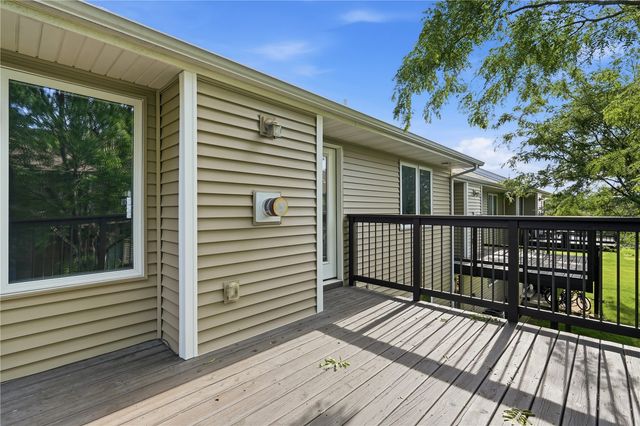 1009 Twilight Drive, North Liberty, IA 52317