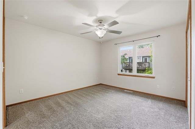 1009 Twilight Drive, North Liberty, IA 52317