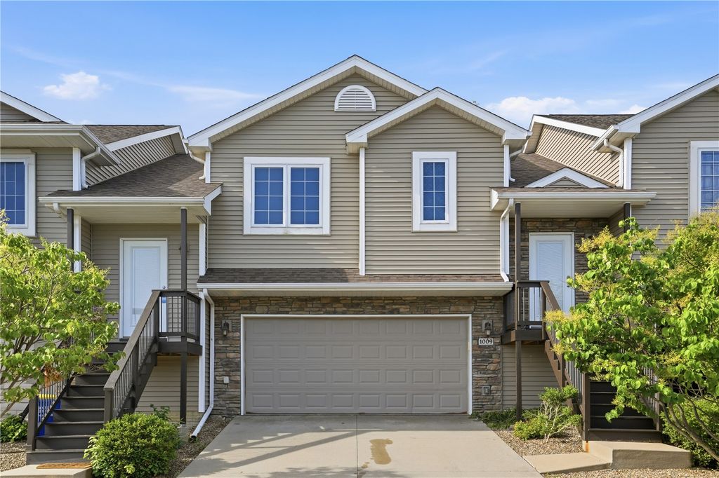 1009 Twilight Drive, North Liberty, IA 52317