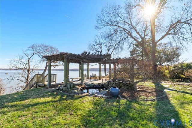 1209 Marl Bank Dr, North Prince George, VA 23860