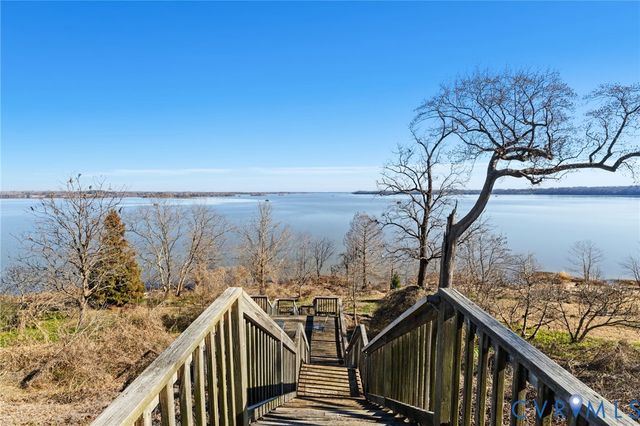 1209 Marl Bank Dr, North Prince George, VA 23860